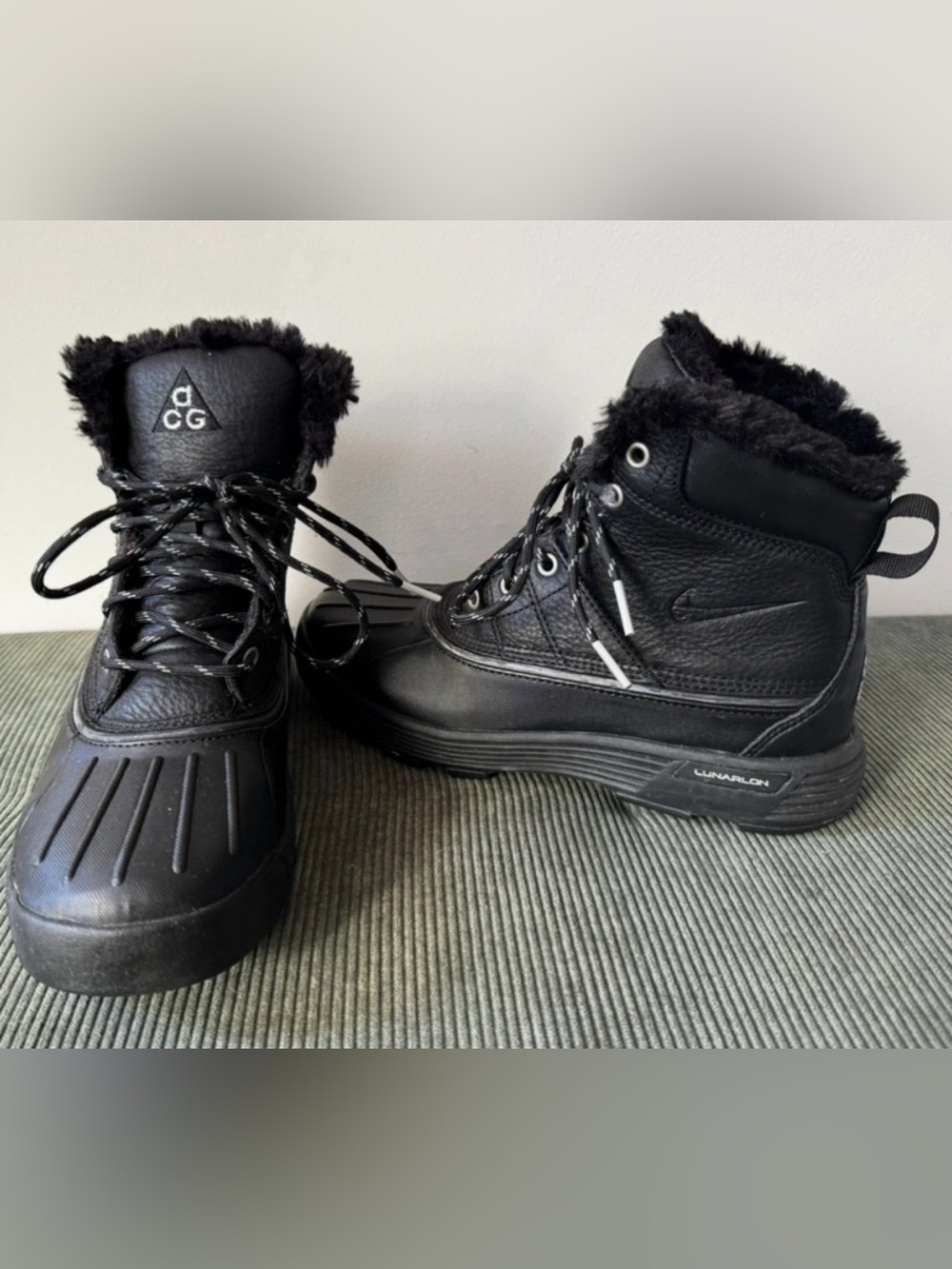 Size 5.5 Nike ACG Lunarstorm Women's Boots